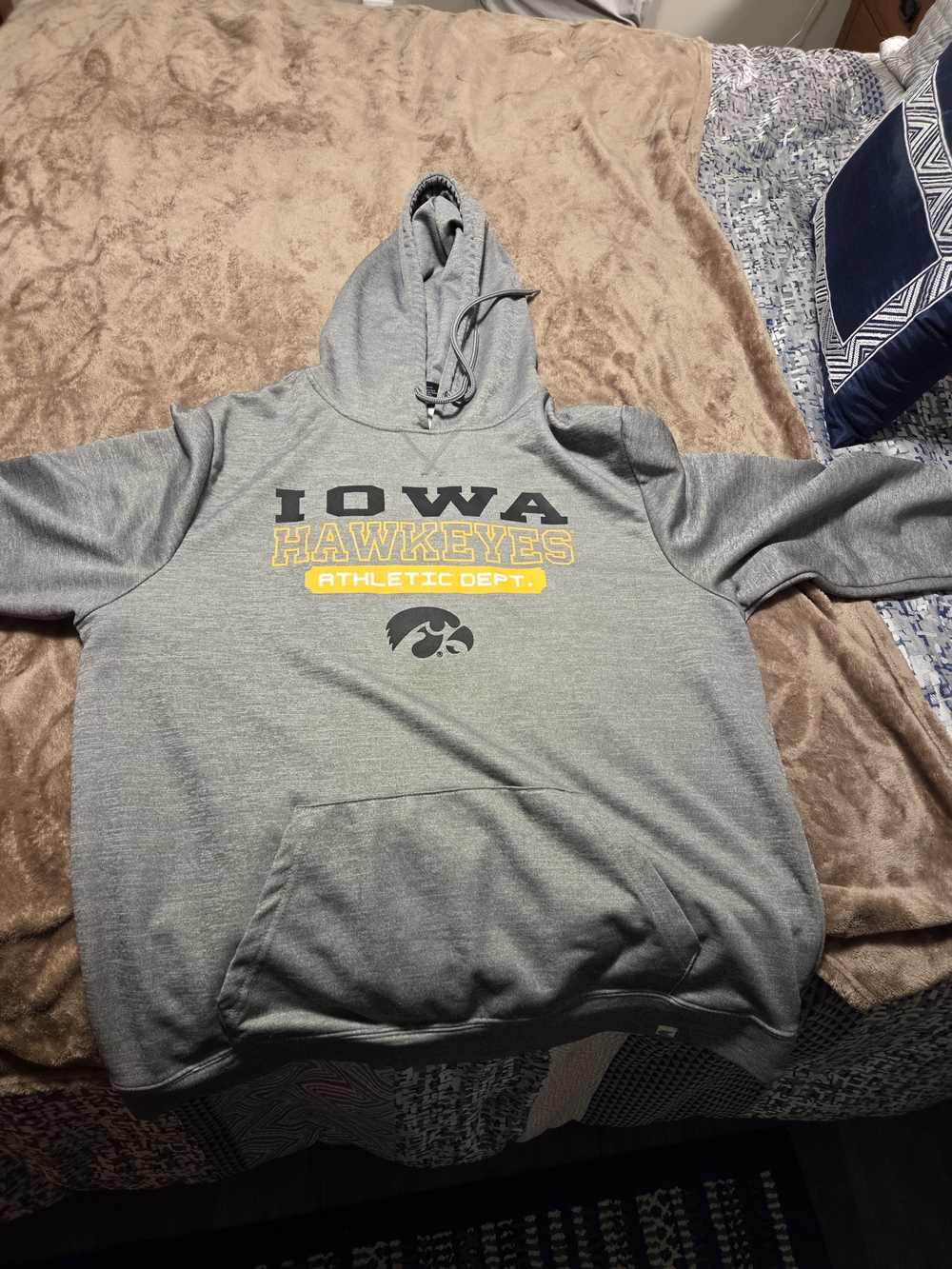 Iowa Hawkeyes Gray Hooded Pullover - Athletic Graphic Hoodie